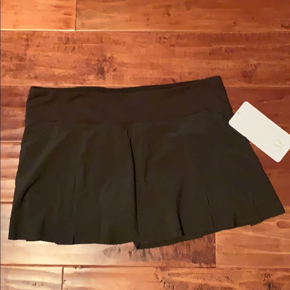 🌸Lululemon Smooth Stride Skirt NWT size 10